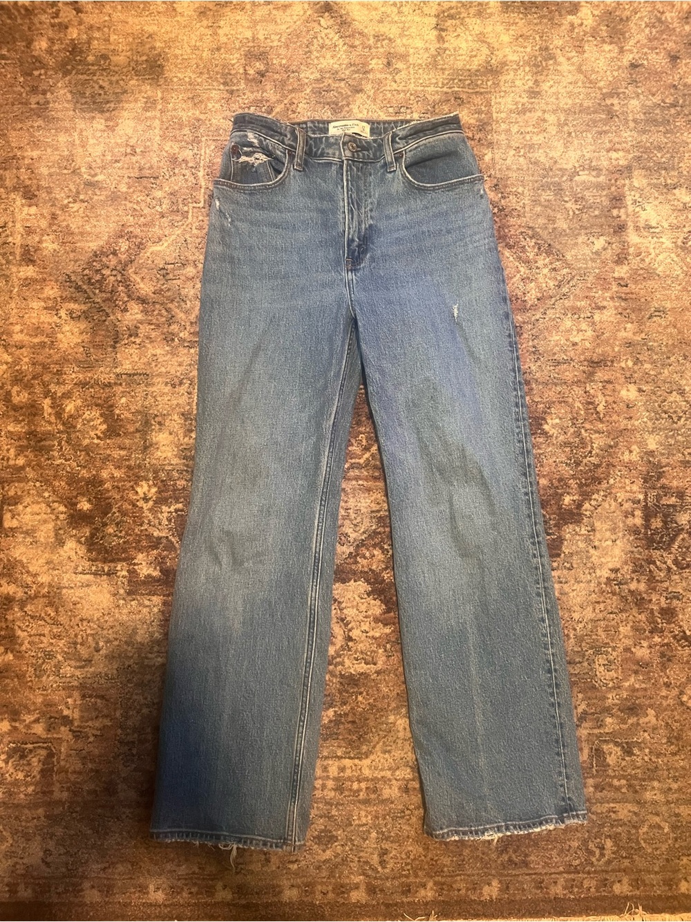 Abercrombie & Fitch 90’s Relaxed High Rise Jean in Medium Blue